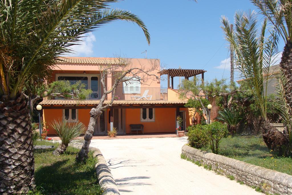 La Villa Rosa Al Mare Поццалло Номер фото